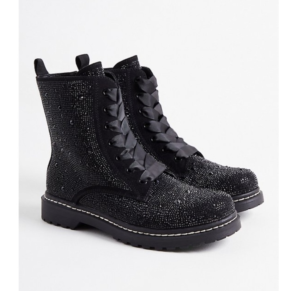TORRID NWT BETSEY JOHNSON RHINESTONE COMBAT BOOT - BLACK (WW)